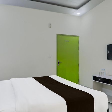 Super Hotel O Banthara Near Airport Banthra Sikandarpur المظهر الخارجي الصورة