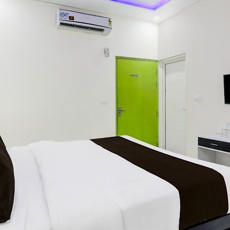 Super Hotel O Banthara Near Airport Banthra Sikandarpur المظهر الخارجي الصورة