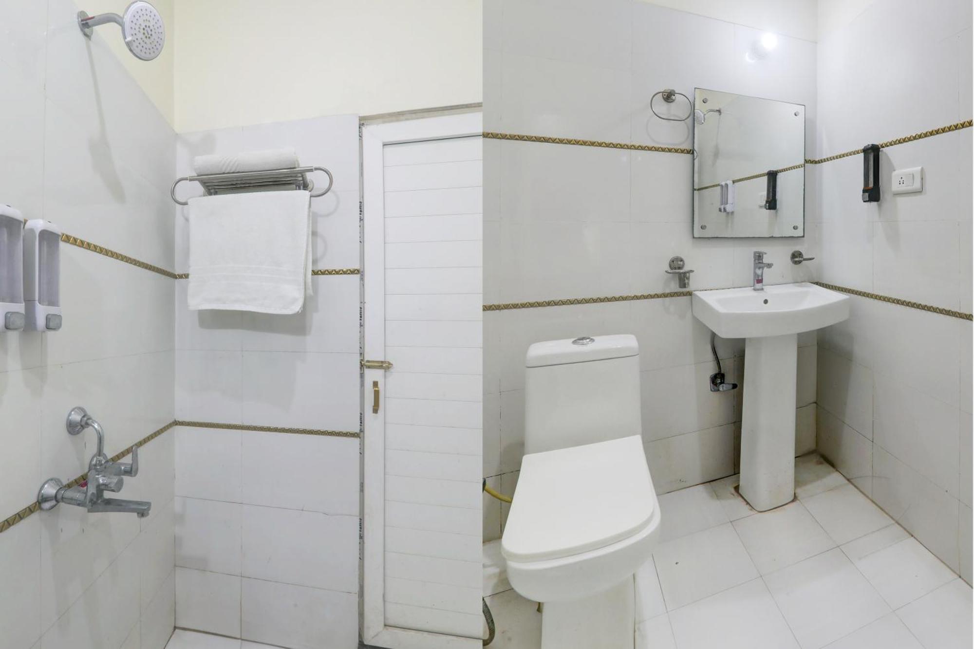 Super Hotel O Banthara Near Airport Banthra Sikandarpur المظهر الخارجي الصورة