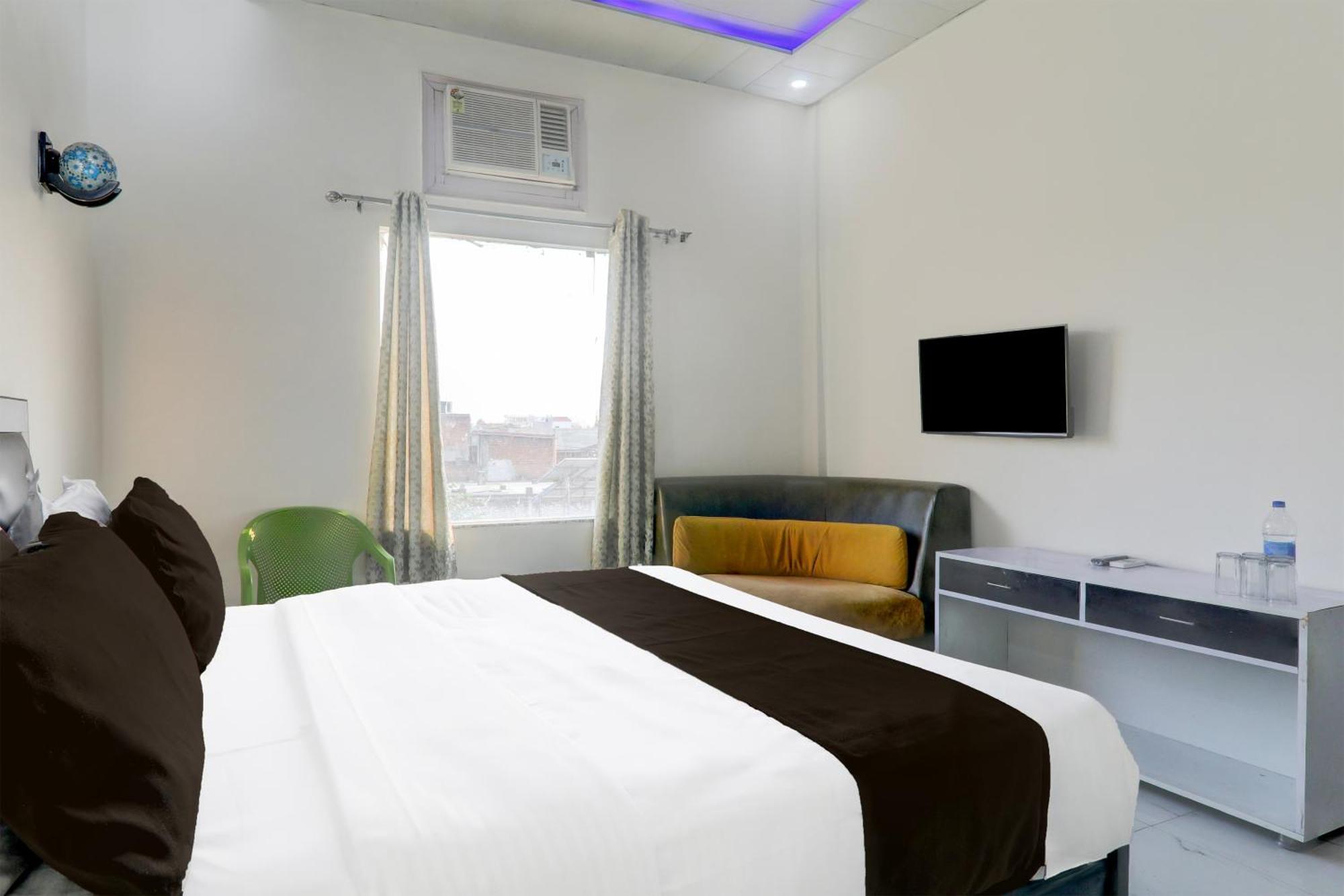 Super Hotel O Banthara Near Airport Banthra Sikandarpur المظهر الخارجي الصورة