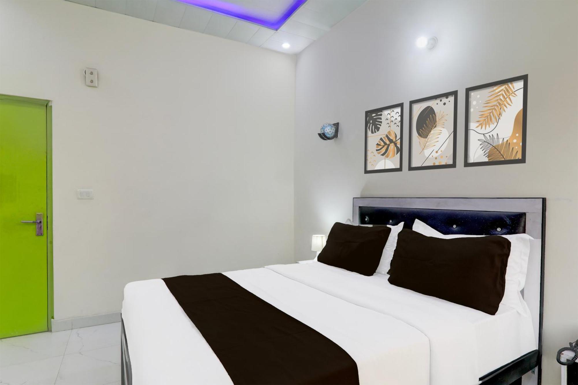 Super Hotel O Banthara Near Airport Banthra Sikandarpur المظهر الخارجي الصورة
